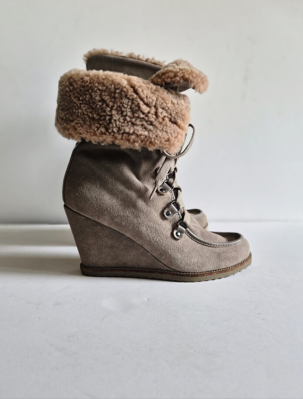Charles David Taupe Gray Suede Lace Up Sherpa Boots Size 9.5 Boho Luxe - Picture 4 of 13